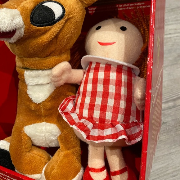 GEMMY Christmas Rudolph Reindeer And The Misfit Doll Sings Animated NEW 2008 - Picture 4 of 4